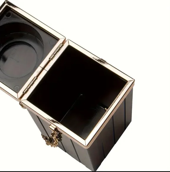 NEW Chic Mini Red Lipstick Shaped Crossbody Handbag - Picture 5 of 7